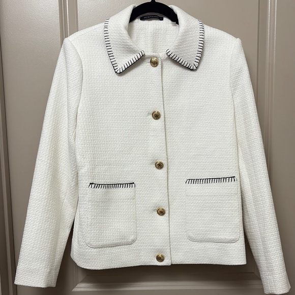 Elie Tahari Jackets & Blazers - Elie Tahari Chic White Jacket with Black Trim, gold detail buttons size M